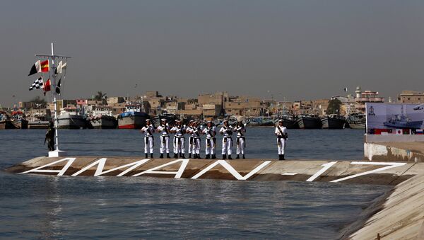 Pakistan Navy's firing squad take position during the flag-hoisting ceremony of Pakistan Navy’s Multinational Exercise AMAN-17, in Karachi, Pakistan February 10, 2017. - Sputnik International
