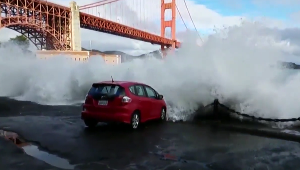 Free Carwash by the Golden Gate - 2/10/2017 - Sputnik International