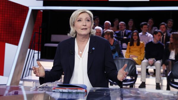 French presidential election candidate for the far-right Front National (FN) party Marine Le Pen speaks as she takes part in the show L'Emission politique, in the studios of French television channel France 2 in Saint-Cloud, west of Paris, on January 9, 2017 - Sputnik International