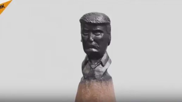 Russian Artist Carves Trump's Portrait On A Pencil Lead - Sputnik International