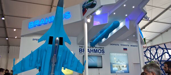 The BrahMos missile on display at the MAKS-2015 air show The BrahMos missile on display at the MAKS-2015 air show - Sputnik International