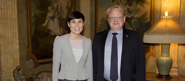 NATO Secretary General Jens Stoltenberg and the Nordic Ministers of Defence. Left to right: Arnor Sigurjonsson (Director Security and Defence, Ministry for Foreign Affairs of Iceland), Jussi Niinisto (Defence Minister, Finland), NATO Secretary General Jens Stoltenberg, Ine Eriksen Soreide (Defence Minister, Norway), Peter Hultqvist (Defence Minister, Sweden) and Kristian Fischer, Deputy Permanent Secretary of State of Defence of Denmark - Sputnik International