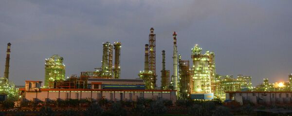 Indian Oil Refinery of Essar Oil at Vadinar village, near Jamnagar, some 380 kms Indian Oil Refinery of Essar Oil at Vadinar village, near Jamnagar, some 380 kms - Sputnik International