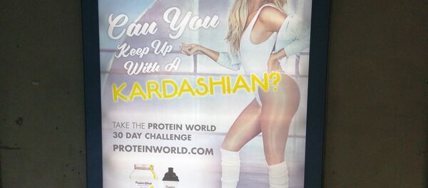 'Can You Keep Up With A Kardashian?' poster on the London underground - Sputnik International
