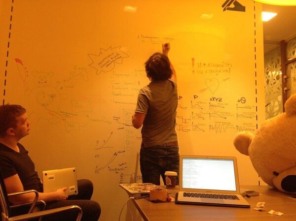 Obnimishka made by Russian IT-experts from Mail.Ru Group Obnimishka made by Russian IT-experts from Mail.Ru Group - Sputnik International