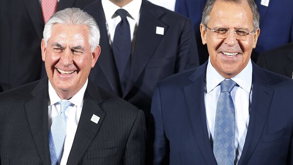 The Russian foreign minister Sergey Lavrov, right, and US Secretary of State Rex Tillerson stand together during the G-20 Foreign Ministers meeting in Bonn, Germany, Thursday, Feb. 16, 2017. - Sputnik International