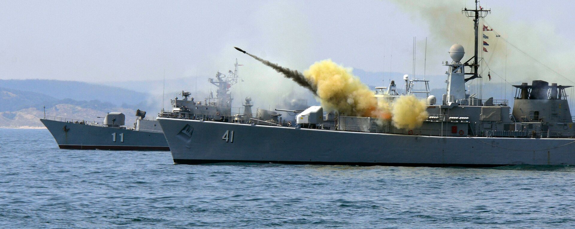 An anti-submarine rocket blasts off a rocket launcher from the Bulgarian navy frigate Drazki during the BREEZE 2014 military drill in the Black Sea - Sputnik International, 1920, 21.01.2024