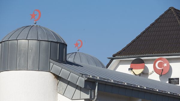 The roof of a mosque is pictured in Fuerthen, western Germany - Sputnik International