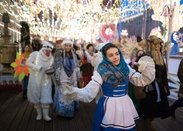 Whirlwind of Fun and Food at Maslenitsa Folk Festivals in Russia - Sputnik International