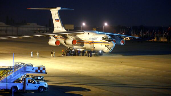 A fire fighting plane, Ilyushin IL-76 from Russia, is seen at Santiago's airport after arriving to help to extinguish wildfires in Chile's central-south regions, Chile January 30, 2017 - Sputnik International