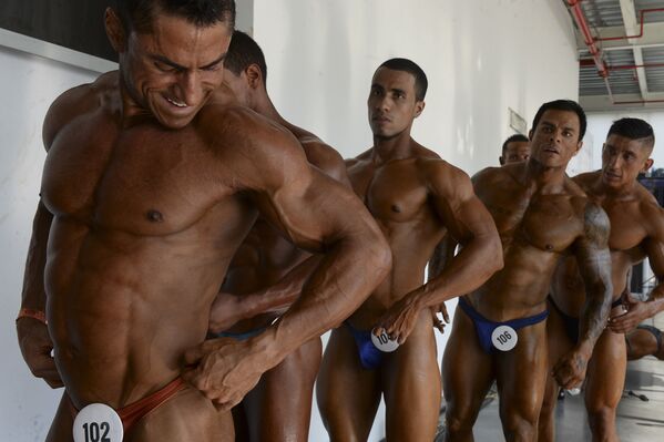 Chiseled Olympian Gods of Colombia's First International Bodybuilding Contest - Sputnik International