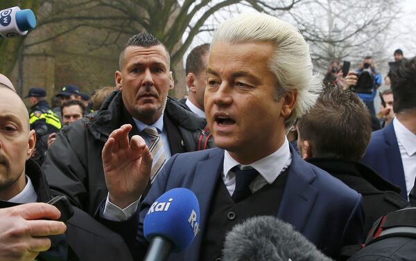 Dutch far right Party for Freedom (PVV) leader Geert Wilders campaigns for the 2017 Dutch election in Spijkenisse, a suburb of Rotterdam, Netherlands, February 18, 2017. Dutch far right Party for Freedom (PVV) leader Geert Wilders campaigns for the 2017 Dutch election in Spijkenisse, a suburb of Rotterdam, Netherlands, February 18, 2017. - Sputnik International