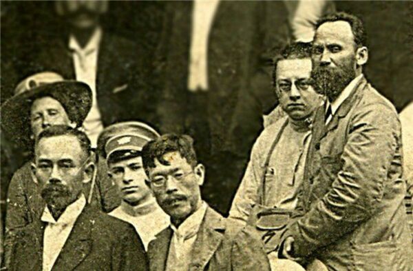 Nikolai Matveev (R) Nikolai Matveev (R) - Sputnik International