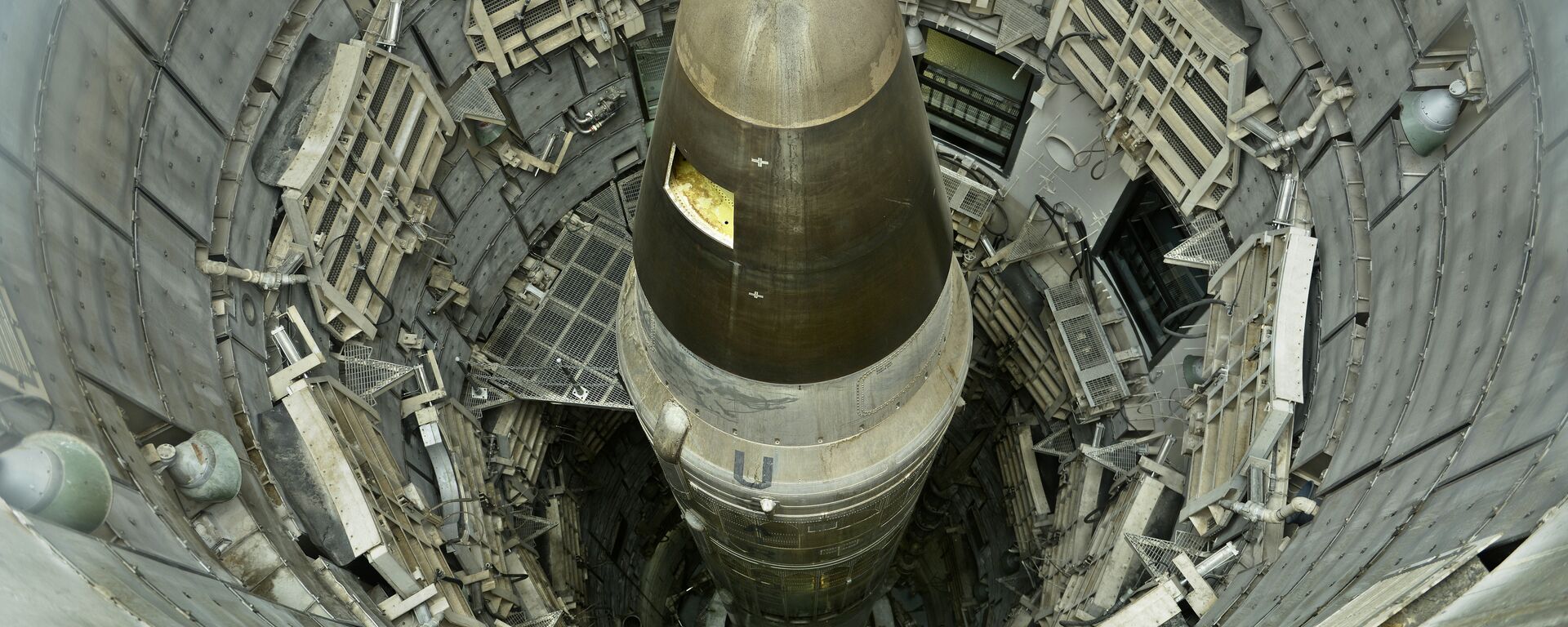 A deactivated Titan II nuclear ICMB is seen in a silo at the Titan Missile Museum on May 12, 2015 in Green Valley, Arizona - Sputnik International, 1920, 03.06.2023