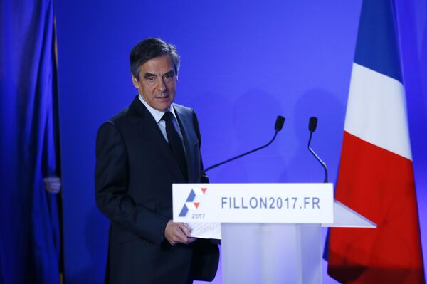 Conservative presidential candidate Francois Fillon arrives to deliver his speech at his campaign headquarters in Paris, Wednesday, March 1, 2017 Conservative presidential candidate Francois Fillon arrives to deliver his speech at his campaign headquarters in Paris, Wednesday, March 1, 2017 - Sputnik International