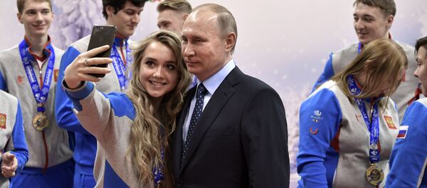 Hey, Mr. President! Let's Take a Selfie Together Hey, Mr. President! Let's Take a Selfie Together - Sputnik International