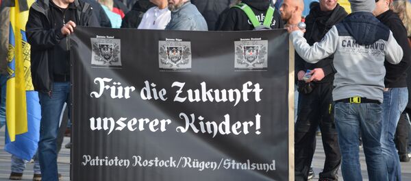 Right-wing protesters near Berlin central station - Sputnik International