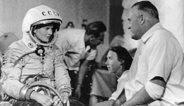 Legendary Soviet Cosmonaut Who Became First Woman in Space - Sputnik International