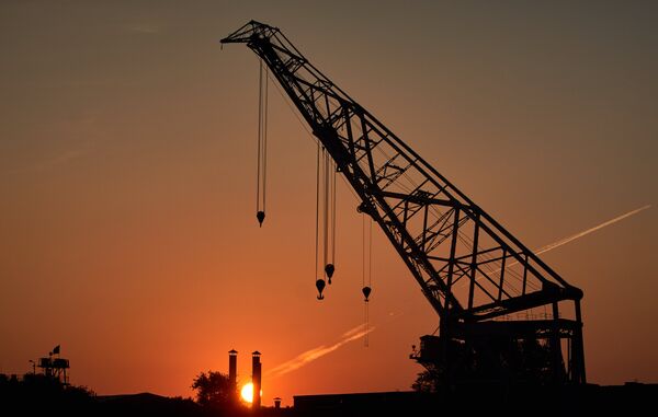 A view of the Severnaya Verf shipyard at dawn in St. Petersburg. (File) - Sputnik International
