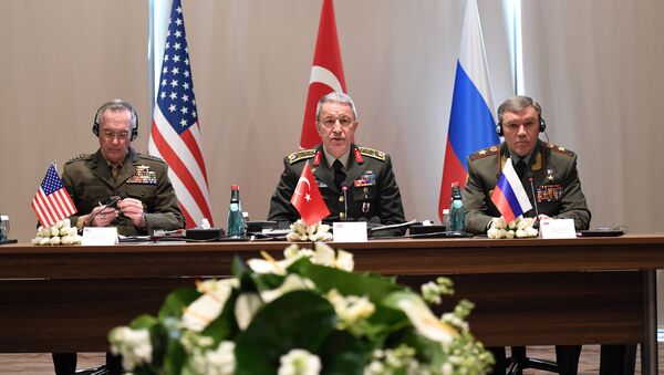 Turkey's Chief of Staff General Hulusi Akar meets with U.S. Chairman of the Joint Chiefs of Staff Joseph Dunford and Russian Armed Forces Chief of Staff Valery Gerasimov in Antalya, Turkey March 7, 2017. - Sputnik International