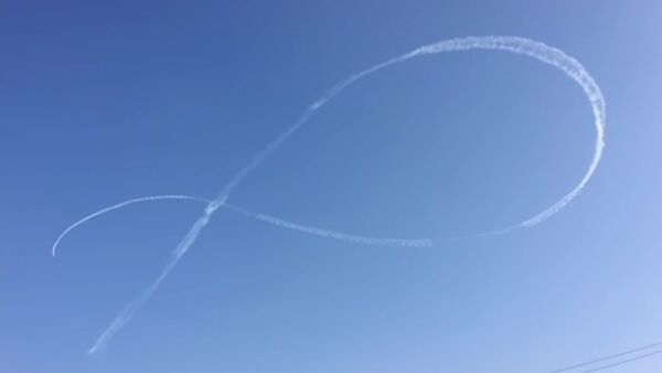 In the sky over Novosibirsk, the pilot drew a figure of 8 in honor of March 8 - Sputnik International