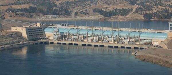 A general view shows the Tishrin dam, after a U.S.-backed alliance of Syrian Kurds and Arab rebel groups, supported by U.S. coalition planes, captured it on Saturday from Islamic State militants, south of Kobani, Syria December 27, 2015 - Sputnik International