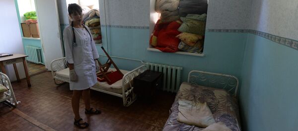 A ward in Gorlovka's hospital where windows are protceted with pillows during artillery shelling of the city by the Ukrainian Army - Sputnik International
