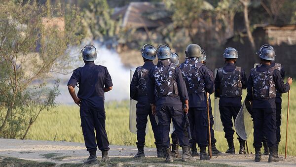 Nepalese police clash with Madhesi minority protesters at Raibiraj, Saptari District, some 240 kms southeast of Kathmandu on March 6, 2017 - Sputnik International