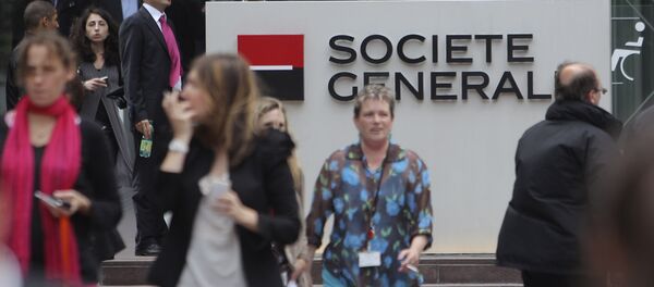 People walk past the logo of the French bank Societe Genral at la Defense business district, outside Paris. - Sputnik International