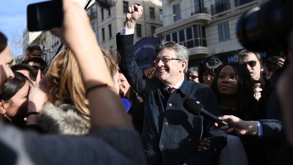 French presidential election candidate for the far-left coalition La France insoumise Jean-Luc Melenchon (C) gestures during a gathering as part of the 40th International Women's Day on March 8, 2017 in Marseille - Sputnik International