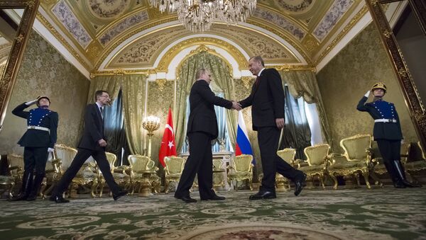 Russian President Vladimir Putin, second left, shakes hands with Turkey's President Recep Tayyip Erdogan during their meeting in the Kremlin in Moscow, Russia, Friday, March 10, 2017 - Sputnik International