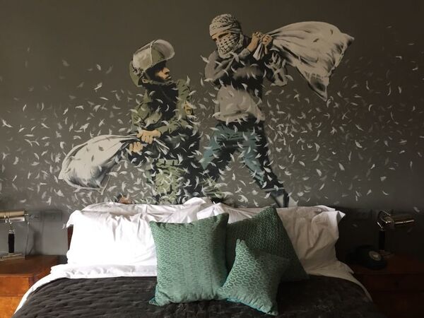Banksy's Hotel of Discord Boasts 'World’s Worst View' - Sputnik International