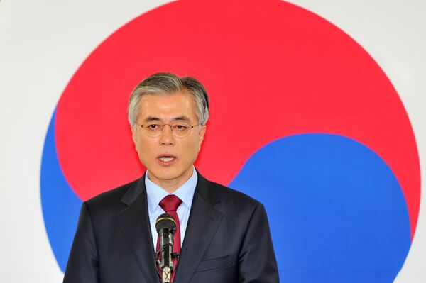 This file photo taken on December 18, 2012 shows South Korea's presidential candidate Moon Jae-In of the opposition Democratic United Party speaking during a press conference at the party head office in Seoul. - Sputnik International