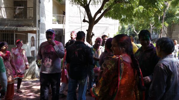 India Celebrates the Festival of Colors Holi with Joy, Revelry, Sweet Gujias - Sputnik International