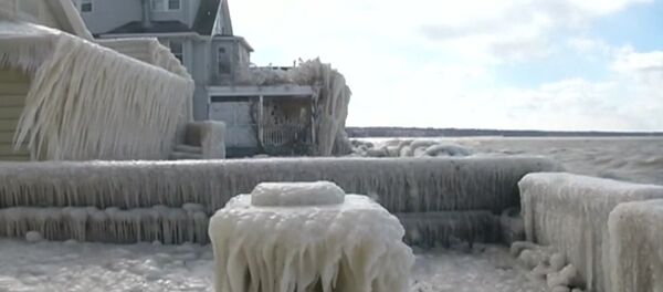 COLD WEATHER in New York Left a House COMPLETELY FROZEN and COVERED in ICE COLD WEATHER in New York Left a House COMPLETELY FROZEN and COVERED in ICE - Sputnik International