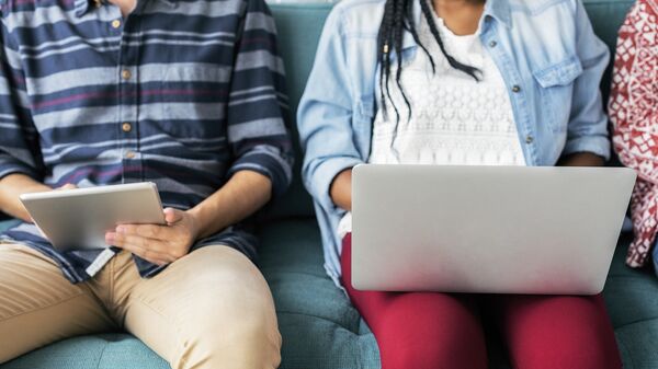 Teenagers using digital devices. File. - Sputnik International