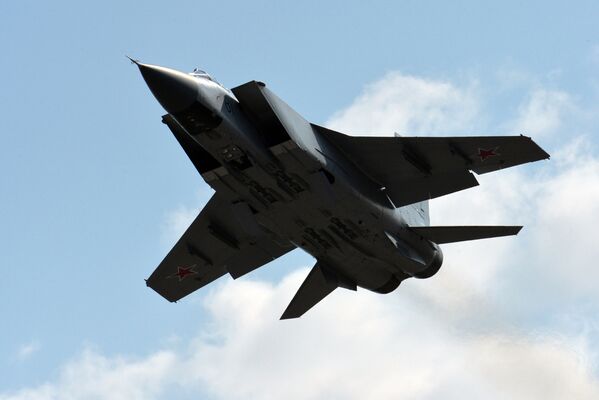 Airtight: Russian MiG-31 Interceptor Jets Practice Defending the Sky Frontier - Sputnik International