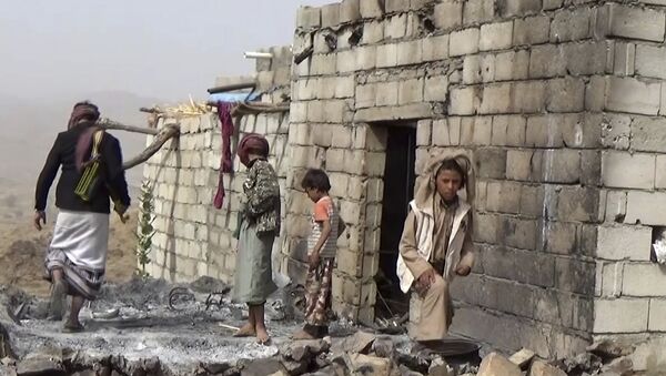 In this February 3, 2017 frame grab from video, residents inspect a house that was damaged during a January 29, 2017 US raid on the tiny village of Yakla, in central Yemen. - Sputnik International