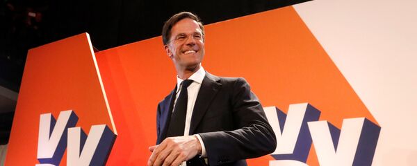 Dutch Prime Minister Mark Rutte of the VVD Liberal party appears before his supporters in The Hague, Netherlands, March 15, 2017. - Sputnik International
