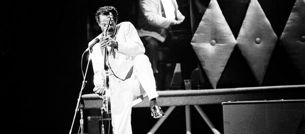 Chuck Berry performs during a concert celebration for his 60th birthday at the Fox Theatre in St. Louis, Mo., Oct. 17, 1986. The concert is being filmed for a motion picture documentary titled Chuck Berry Hail! Hail! Rock 'n' Roll. Chuck Berry performs during a concert celebration for his 60th birthday at the Fox Theatre in St. Louis, Mo., Oct. 17, 1986. The concert is being filmed for a motion picture documentary titled Chuck Berry Hail! Hail! Rock 'n' Roll. - Sputnik International