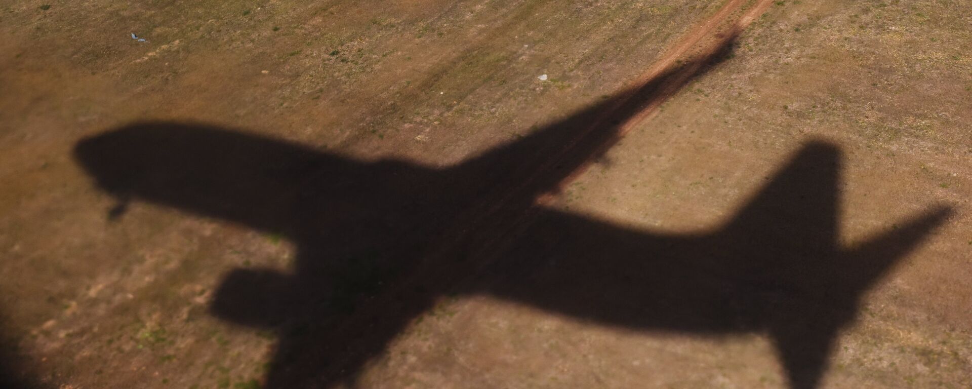 The shadow of a flying plane. (File) - Sputnik International, 1920, 20.04.2022