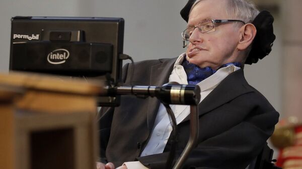 Britain's Professor Stephen Hawking delivers a keynote speech as he receives the Honorary Freedom of the City of London during a ceremony at the Guildhall in the City of London, Monday, March 6, 2017. - Sputnik International