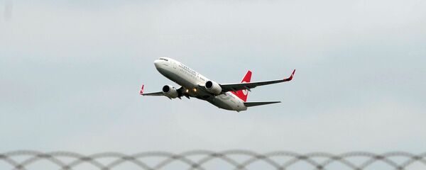 A Turkish Airlines aircraft takes off from Ataturk Airport in Istanbul. - Sputnik International
