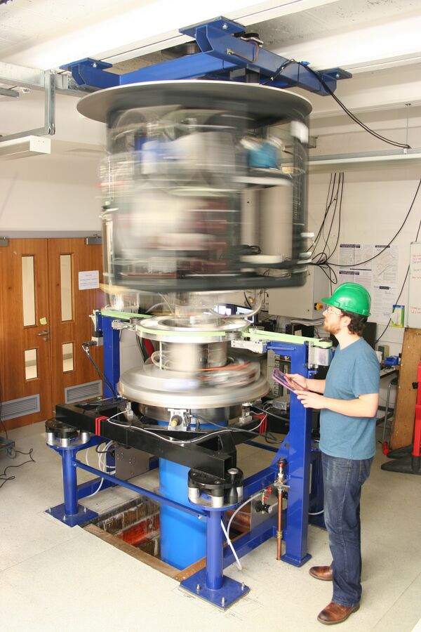 The rotating cryostat was built by Dr. Paul Walmsley in 2012 using an 1M£ grant from EPSRC. The rotating cryostat was built by Dr. Paul Walmsley in 2012 using an 1M£ grant from EPSRC. - Sputnik International