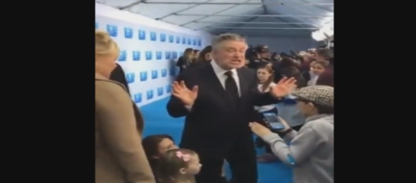 Alec Baldwin Gives Kid Lesson on Impersonating Trump Alec Baldwin Gives Kid Lesson on Impersonating Trump - Sputnik International