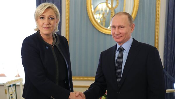 Russian President V. Putin has met the party leader of France National Front M. Le Pen - Sputnik International