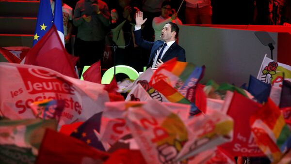 Benoit Hamon, French Socialist party 2017 presidential candidate, delivers his speech at a campaign rally in Paris, France, March 19, 2017 - Sputnik International