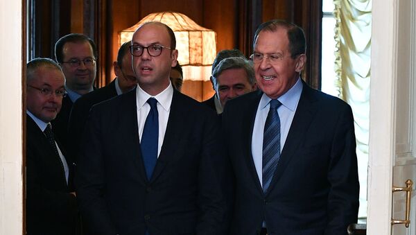 Russian Foreign Minister Sergei Lavrov meets with his Italian counterpart Angelino Alfano - Sputnik International