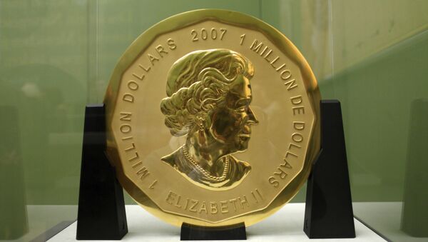Dec. 12, 2010 file photo shows the gold coin 'Big Maple Leaf' in the Bode Museum in Berlin - Sputnik International