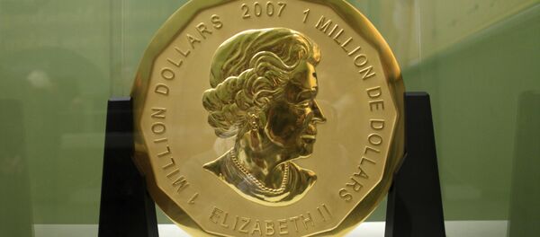 Dec. 12, 2010 file photo shows the gold coin 'Big Maple Leaf' in the Bode Museum in Berlin - Sputnik International